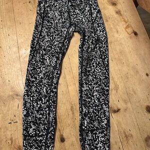 lululemon athletica Black and White Speckle Pattern Leggings